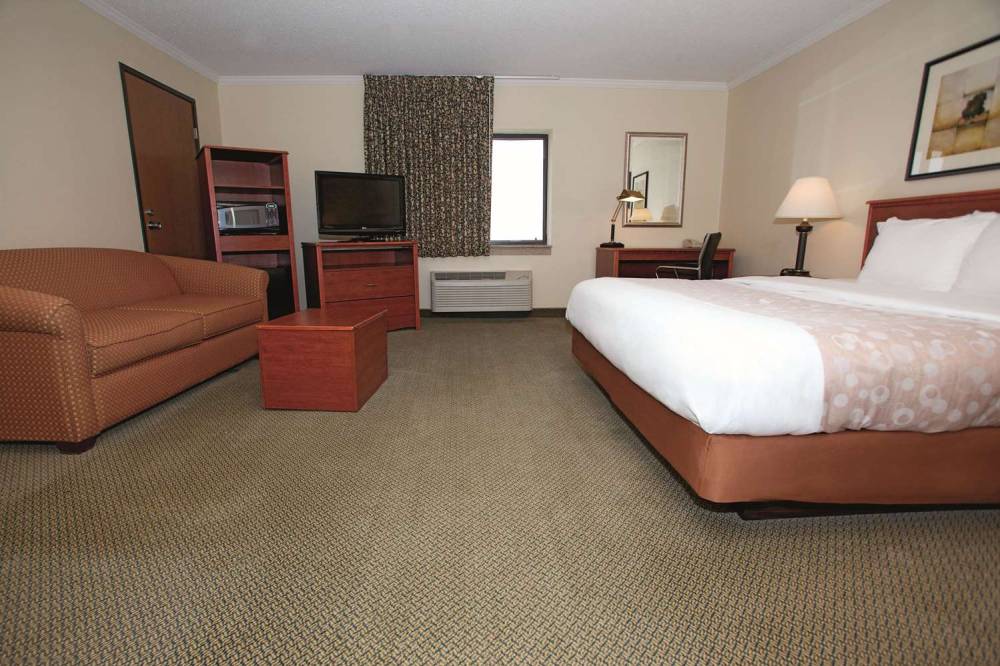 La Quinta Inn Milwaukee West Brookfield 7