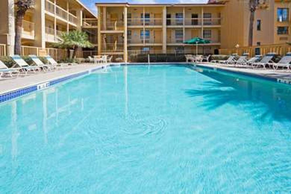 La Quinta Inn Orlando Airport West 9