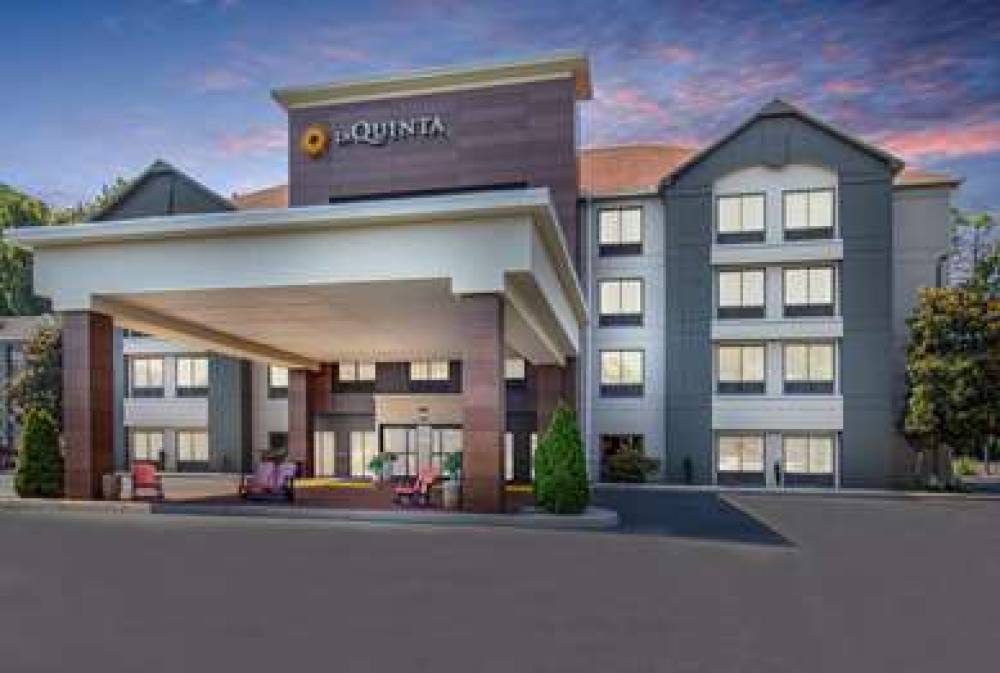 LA QUINTA INN PIGEON FORGEDOLLYWOOD 1