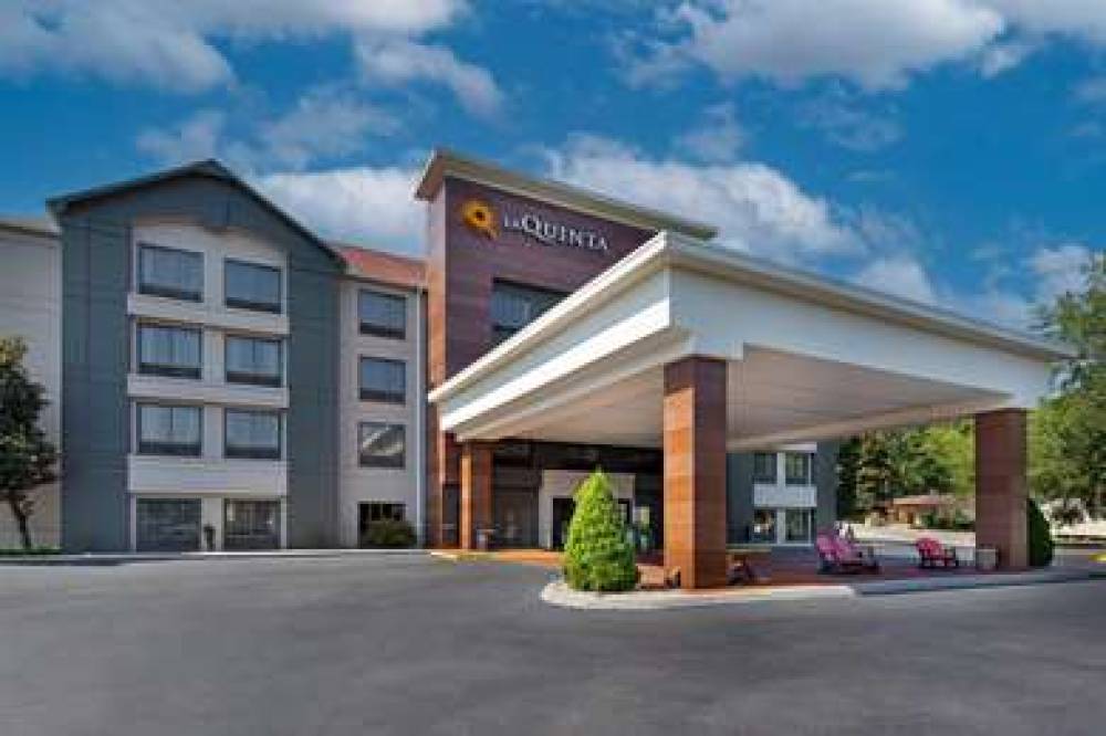 LA QUINTA INN PIGEON FORGEDOLLYWOOD 2