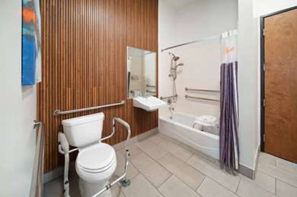 LA QUINTA INN STE AUSTIN LAKELINE 10