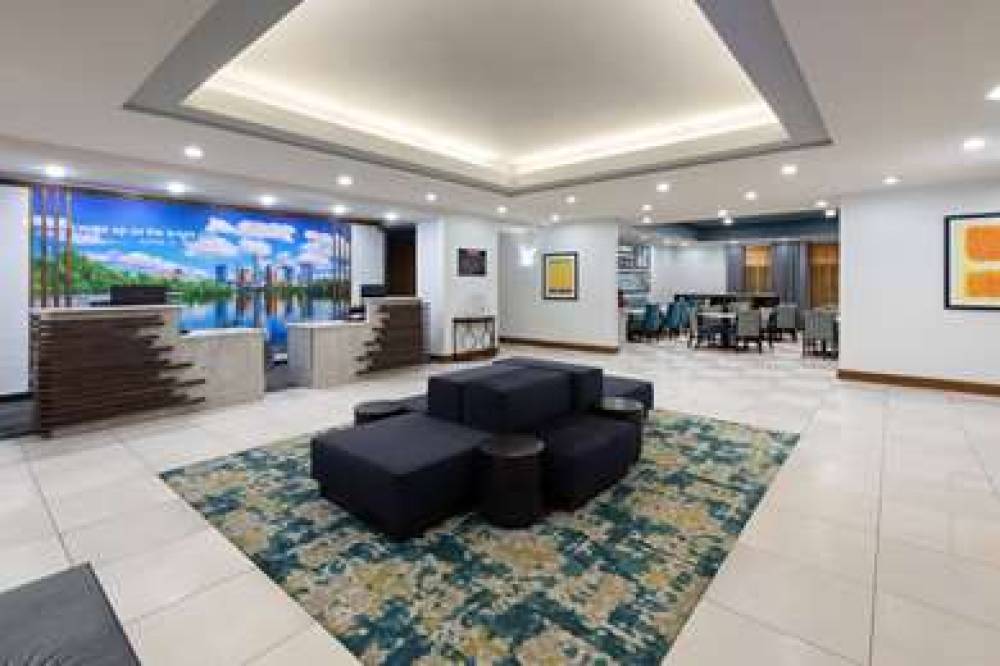 LA QUINTA INN STE AUSTIN LAKELINE 4