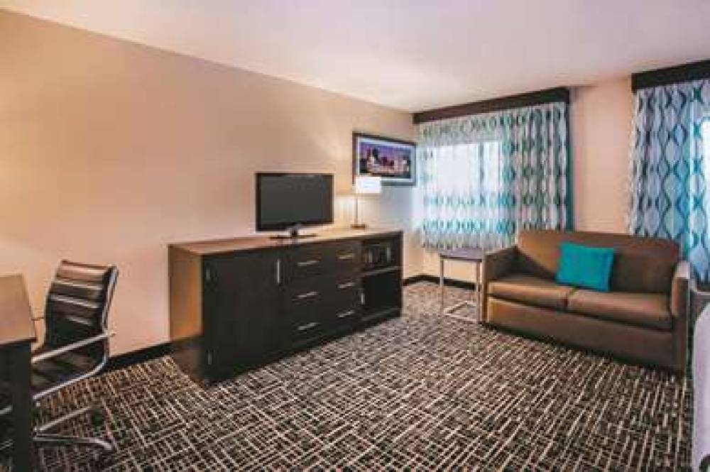 LA QUINTA INN STE CINCINNATI NE 9