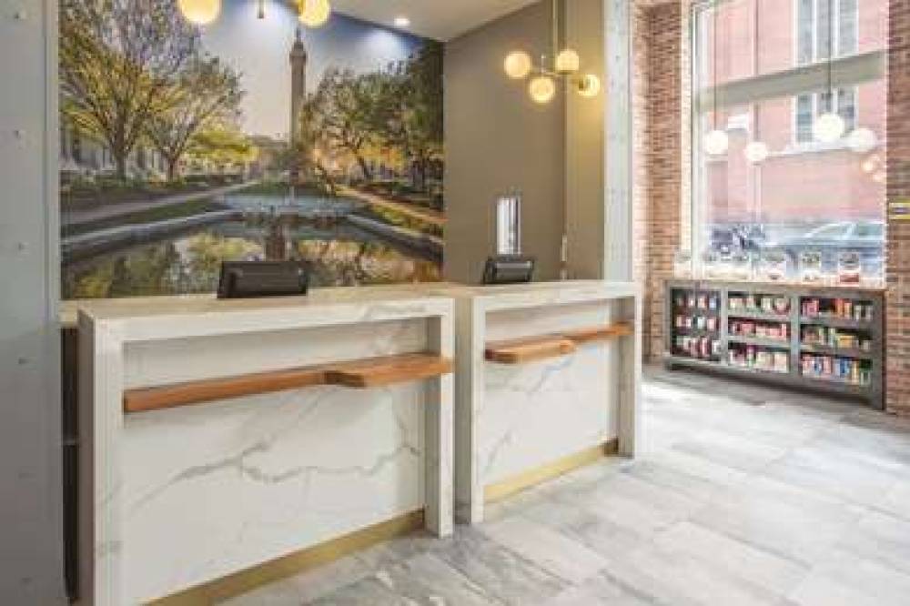 LA QUINTA INN STE DOWNTOWN 4