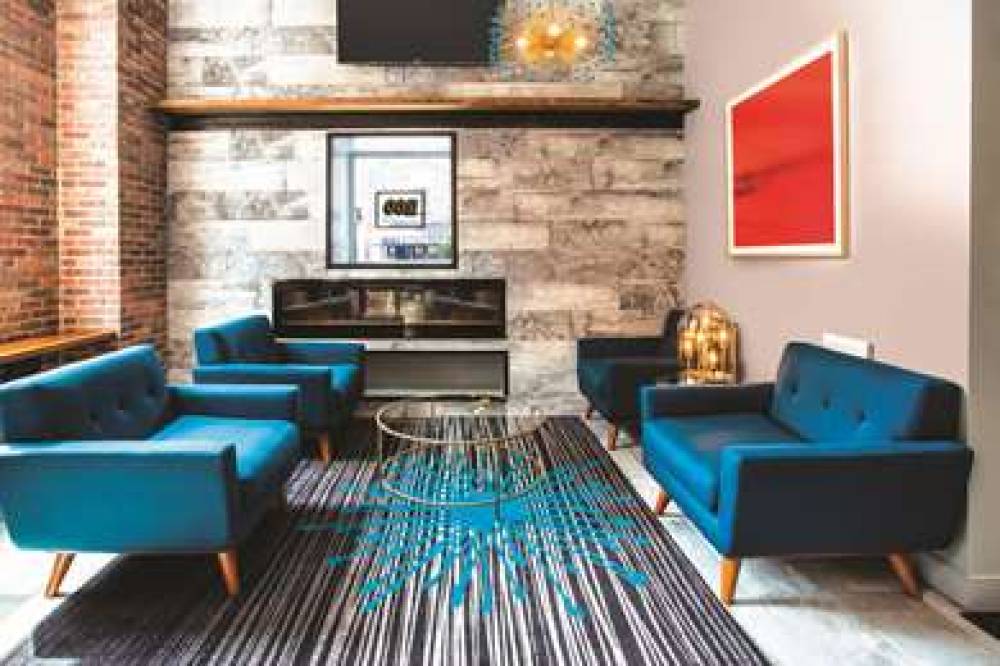 LA QUINTA INN STE DOWNTOWN 5
