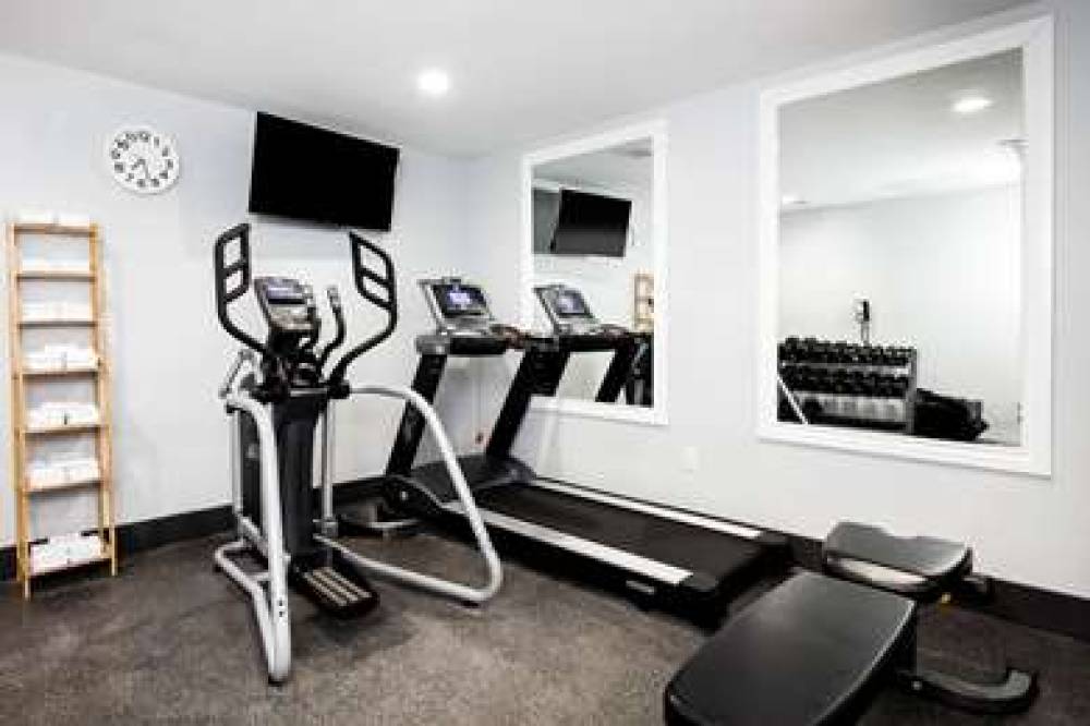 LA QUINTA INN STE LONG ISLAND CITY 8