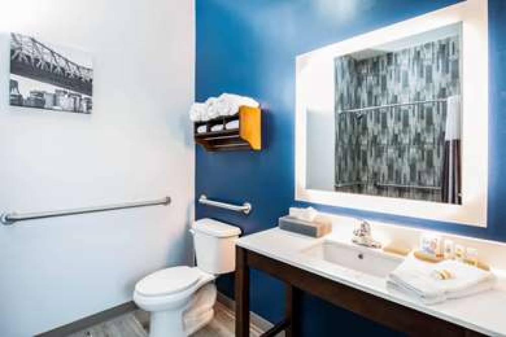 LA QUINTA INN STE LONG ISLAND CITY 10