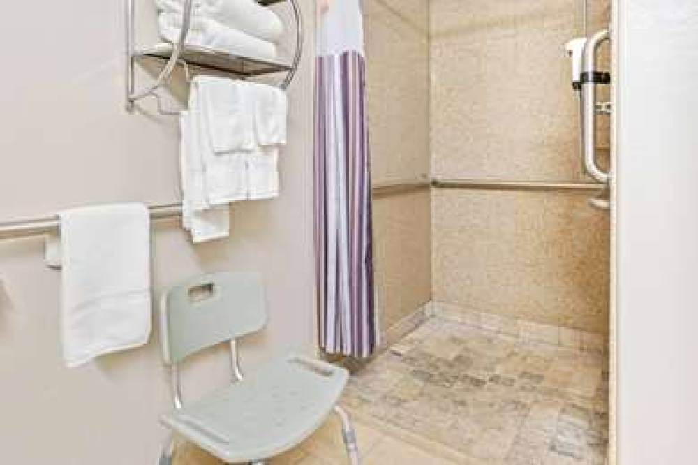 La Quinta Inn & Suites Ada 10