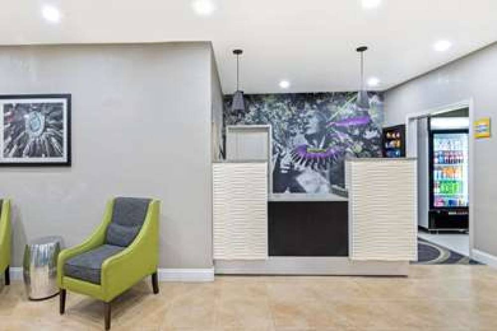 La Quinta Inn & Suites Ada 7