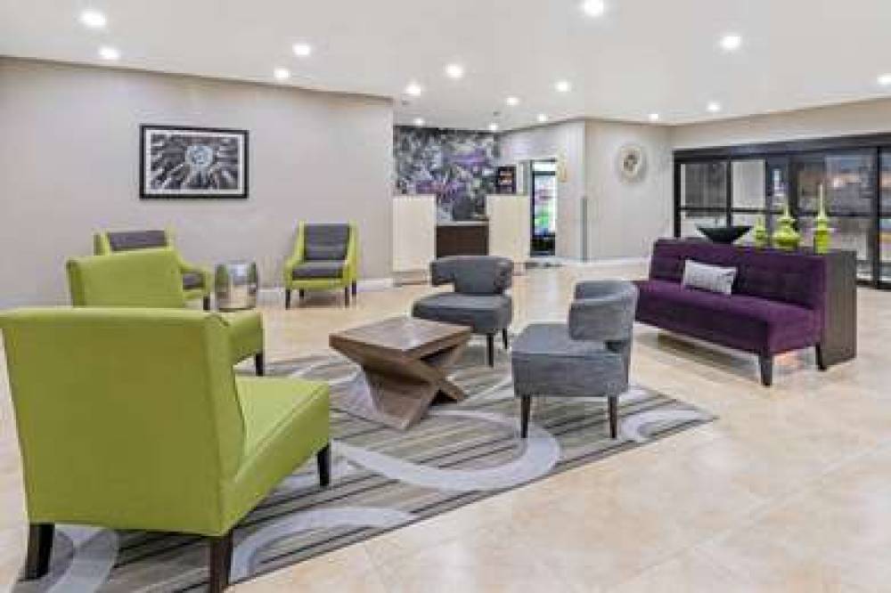 La Quinta Inn & Suites Ada 6