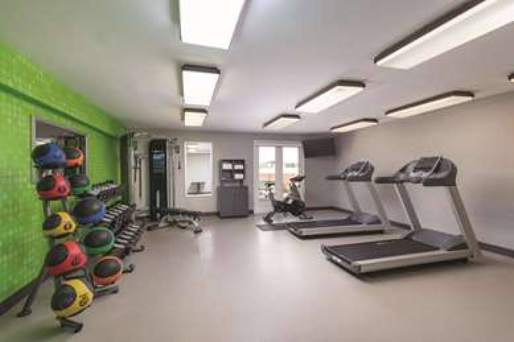La Quinta Inn & Suites Atlanta Airport South 1