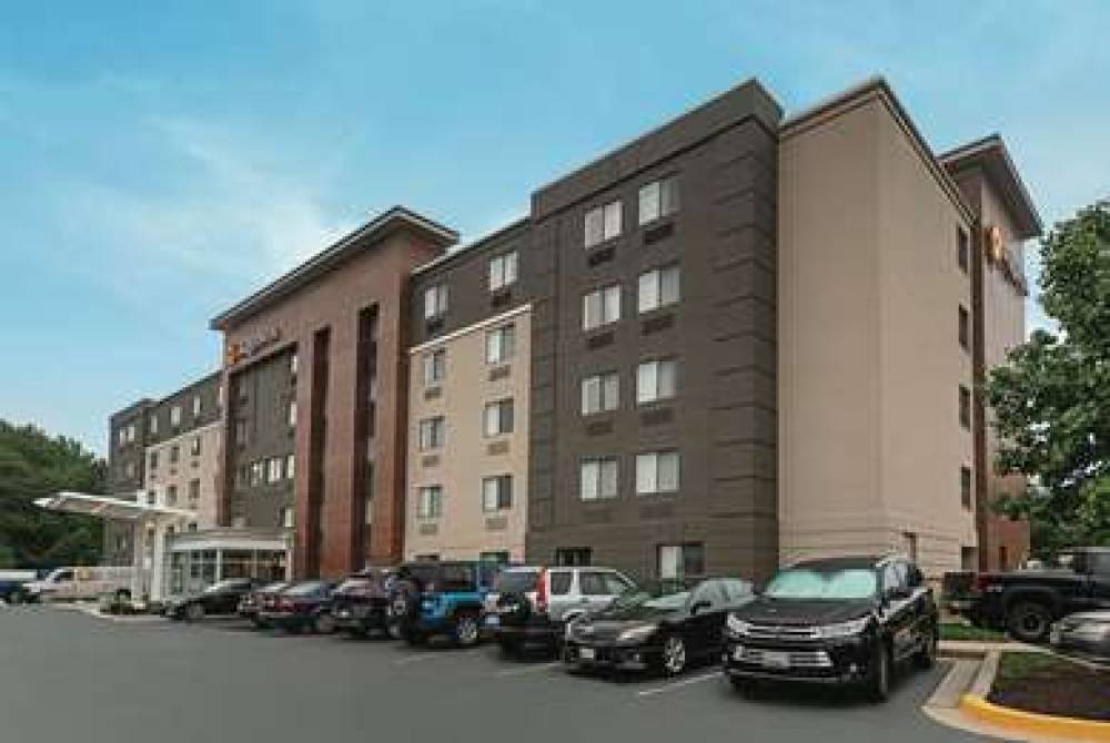 La Quinta Inn & Suites Baltimore BWI Airport 1