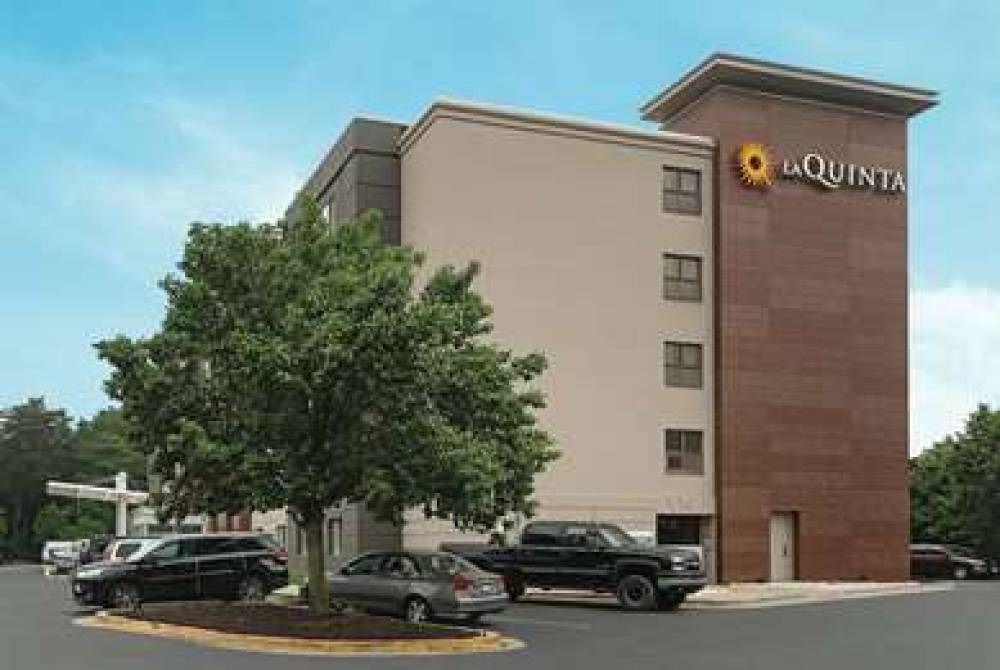 La Quinta Inn & Suites Baltimore BWI Airport 2