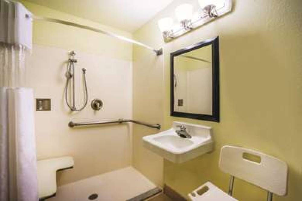 La Quinta Inn & Suites Baltimore South Glen Burnie 10