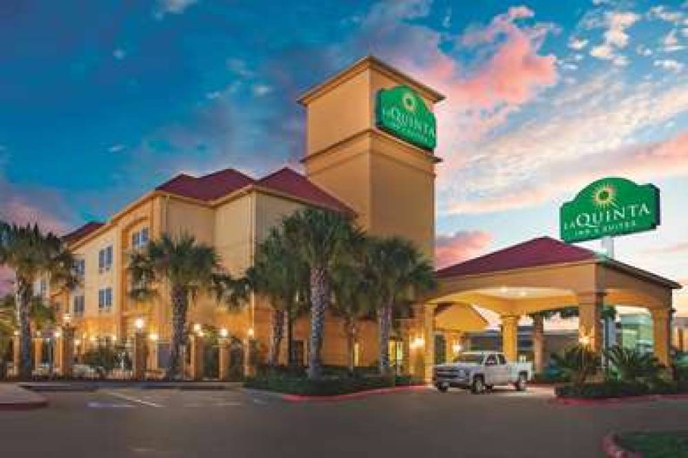 La Quinta Inn & Suites Beaumont West 4