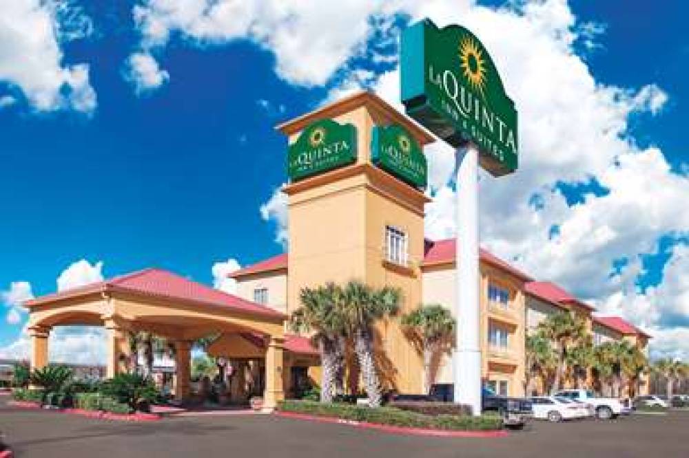 La Quinta Inn & Suites Beaumont West 1