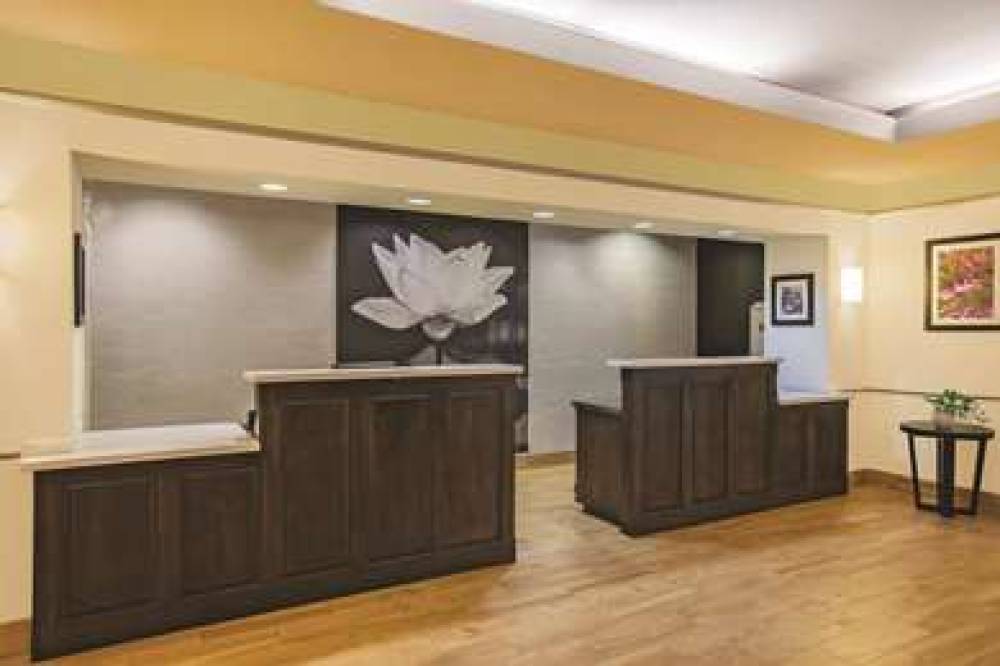 La Quinta Inn & Suites Beaumont West 8