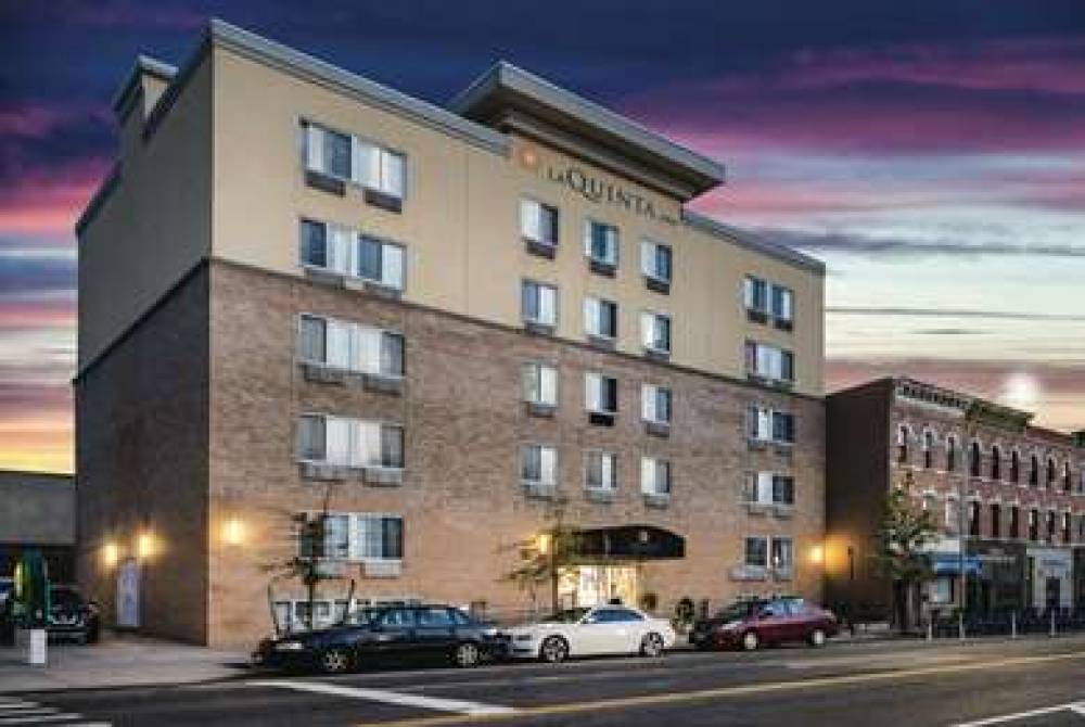 La Quinta Inn & Suites Brooklyn Downtown 1
