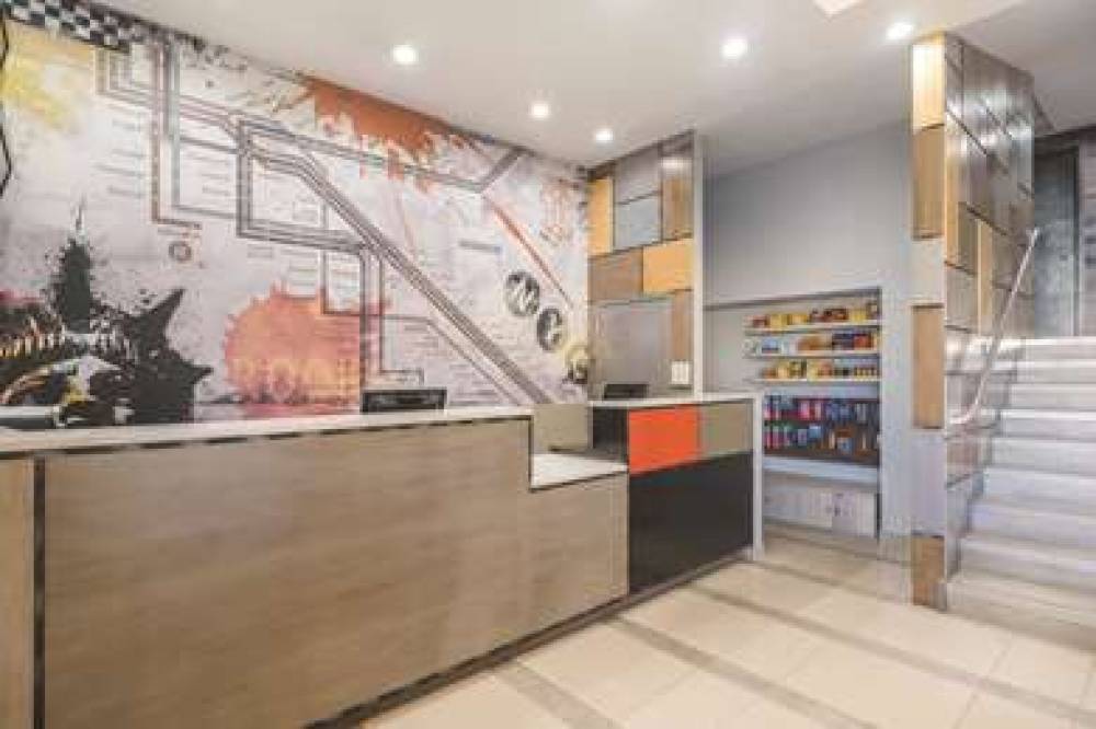 La Quinta Inn & Suites Brooklyn Downtown 7