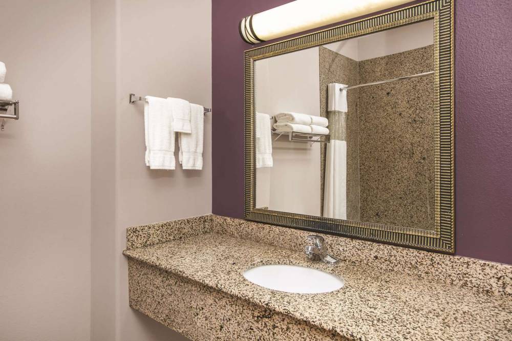 La Quinta Inn & Suites Brownwood 2
