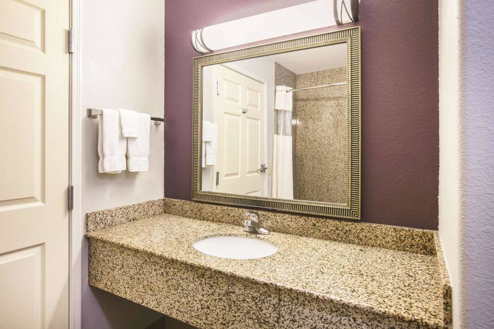 La Quinta Inn & Suites Brownwood 4