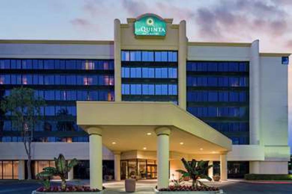 La Quinta Inn & Suites Buena Park 3