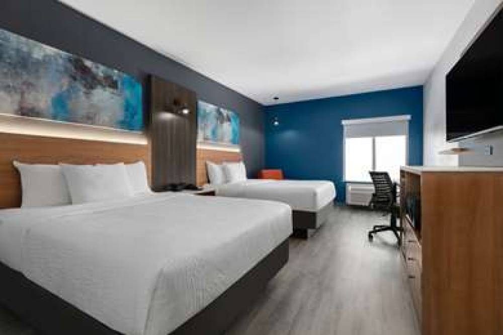 La Quinta Inn & Suites Burleson 8