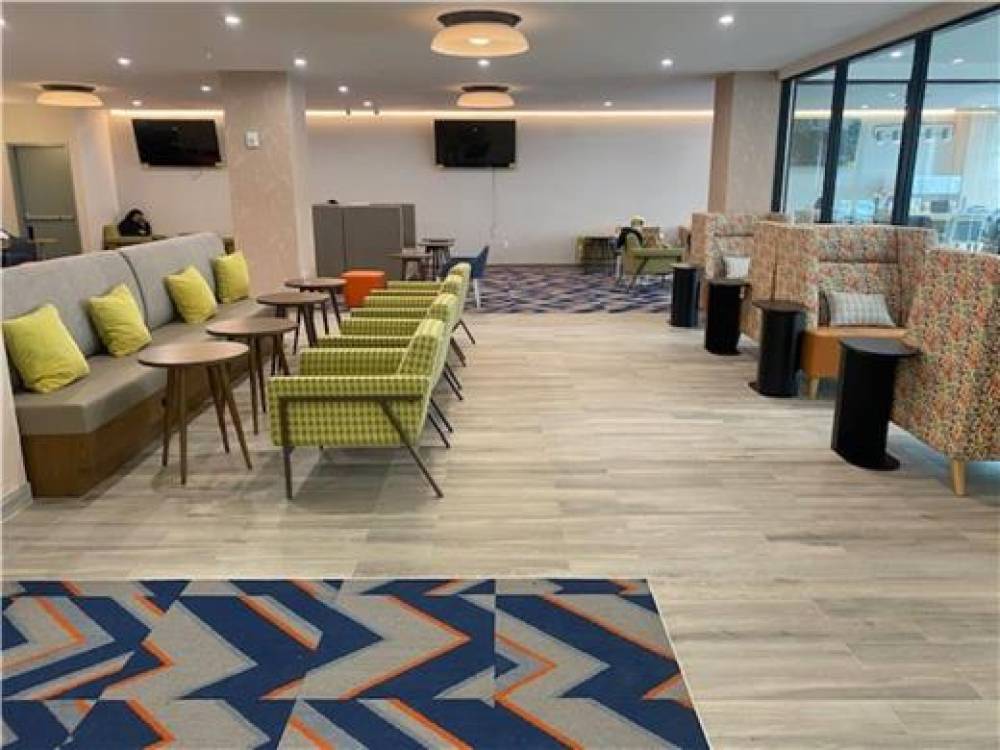 LA QUINTA INN & SUITES BY WYNDHAM J 9