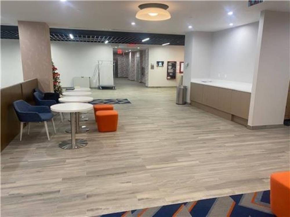 LA QUINTA INN & SUITES BY WYNDHAM J 7