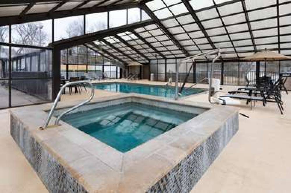 LA QUINTA INN & SUITES BY WYNDHAM M 9