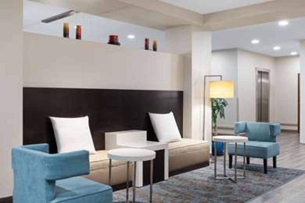 LA QUINTA INN & SUITES BY WYNDHAM W 9