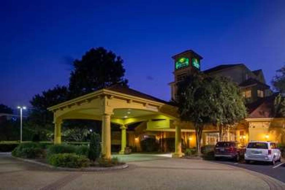 La Quinta Inn & Suites Charlotte Airport South 2
