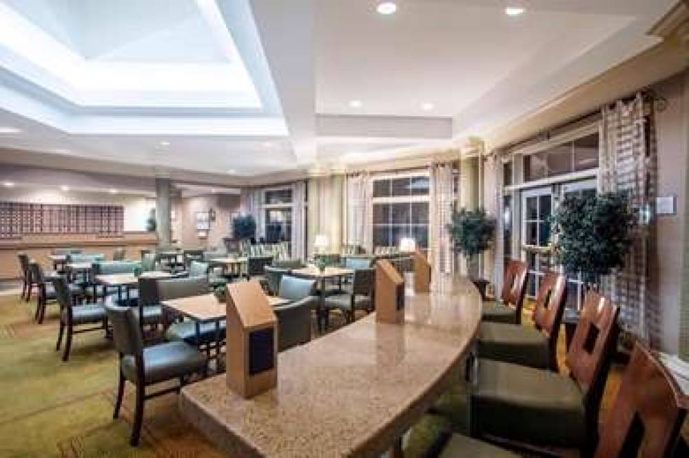 La Quinta Inn & Suites Charlotte Airport South 7