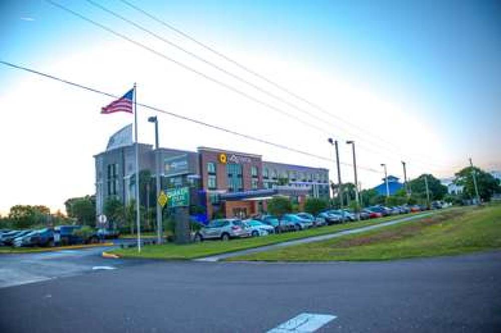 La Quinta Inn & Suites Clearwater South 3