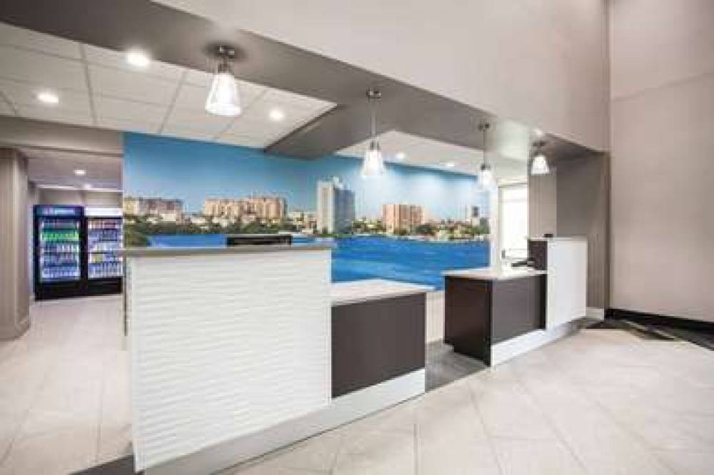 La Quinta Inn & Suites Clearwater South 5