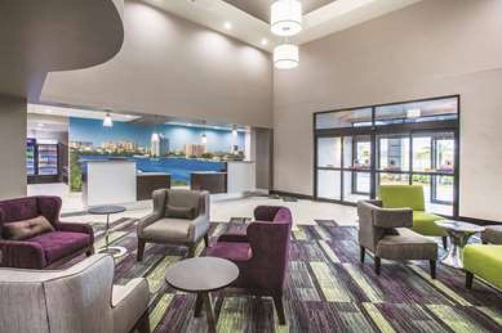 La Quinta Inn & Suites Clearwater South 6