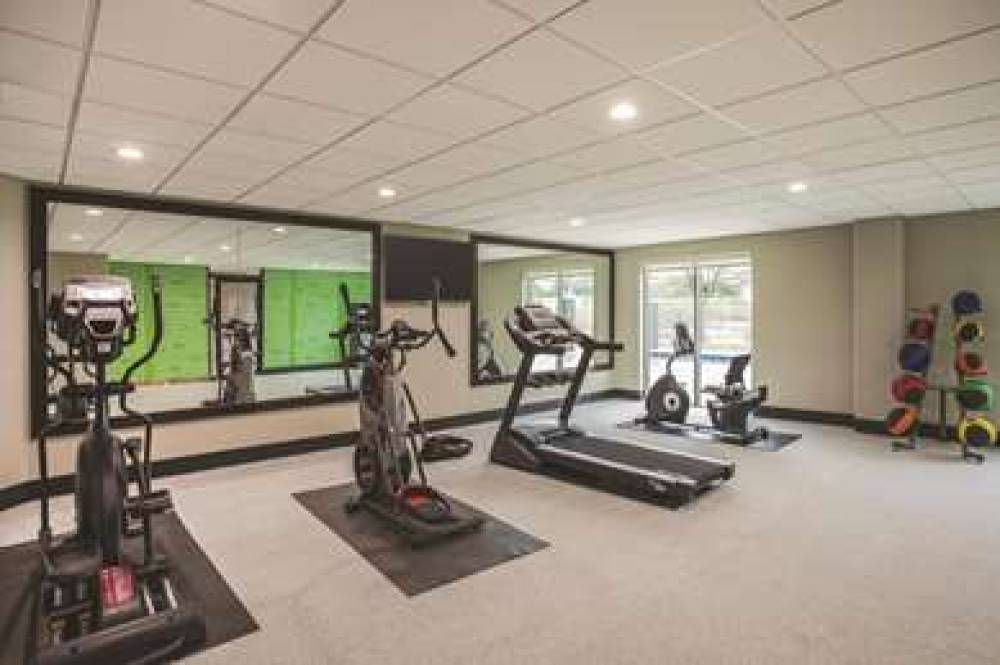 La Quinta Inn & Suites Clearwater South 10