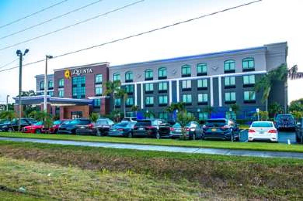 La Quinta Inn & Suites Clearwater South 2