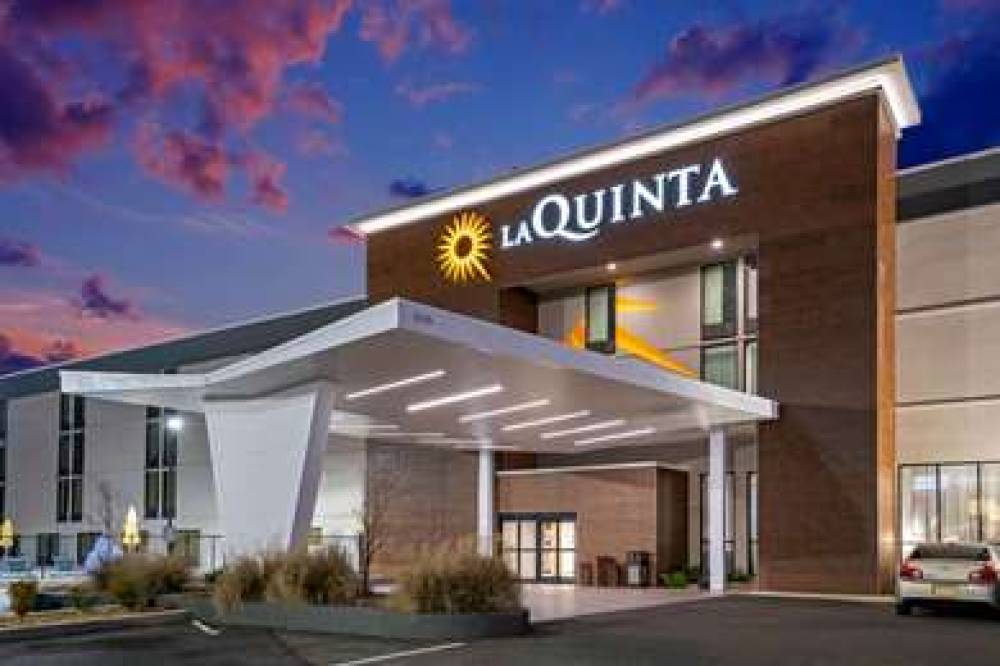 La Quinta Inn & Suites Columbus 2