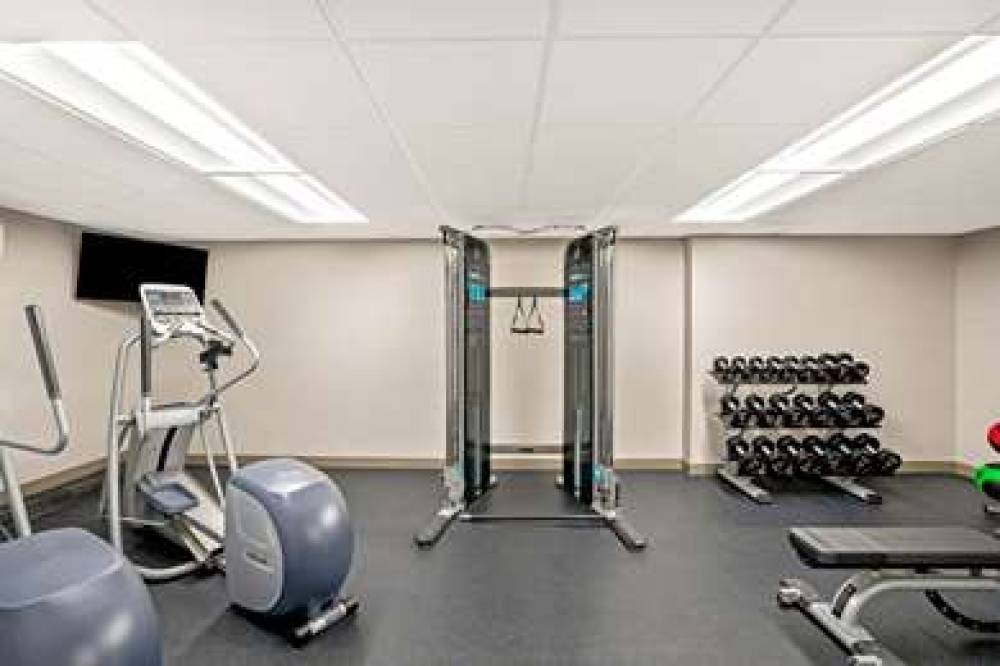 La Quinta Inn & Suites Columbus 10