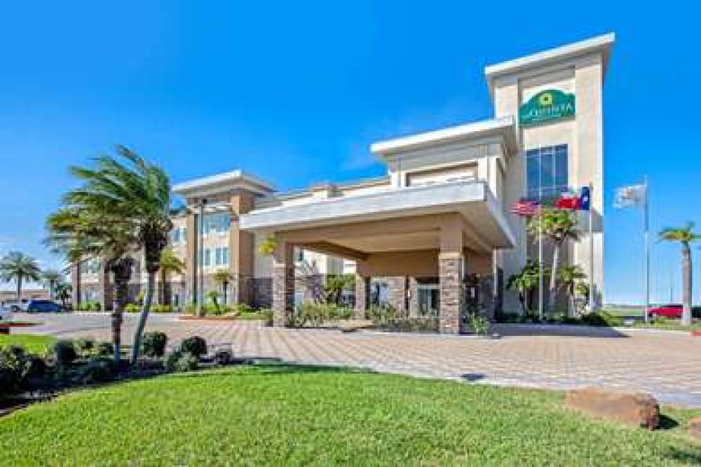 La Quinta Inn & Suites Corpus Christi - Portland 1
