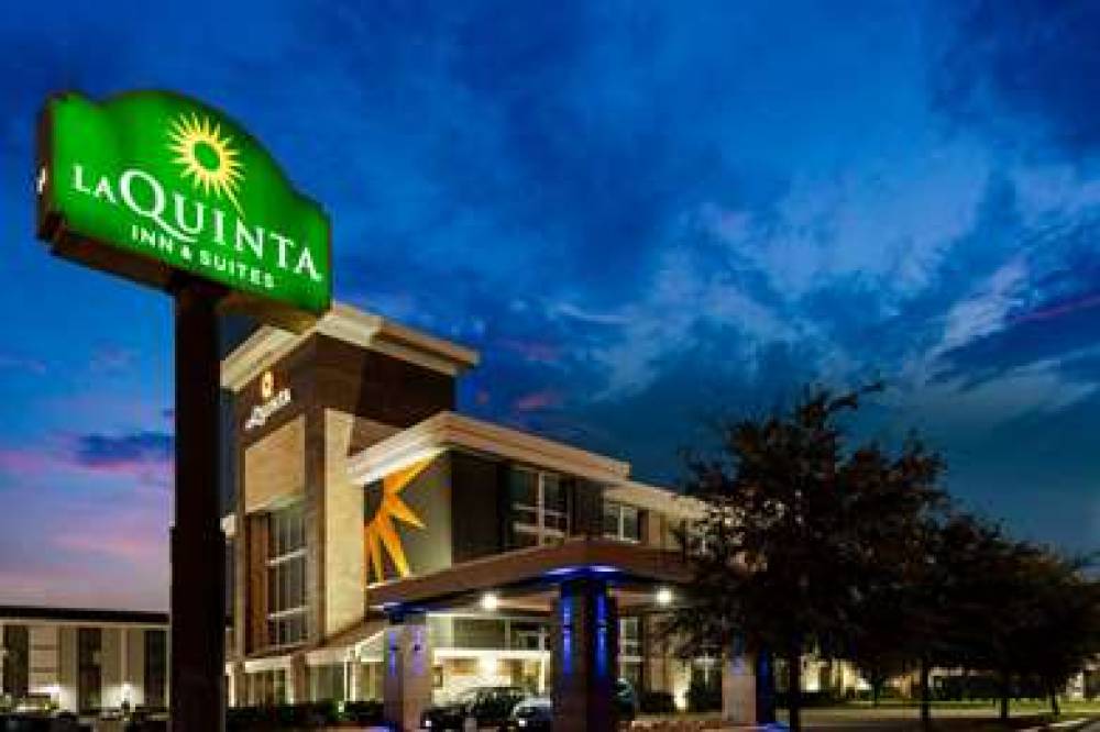 La Quinta Inn & Suites Dallas I 35 Walnut Hill Ln