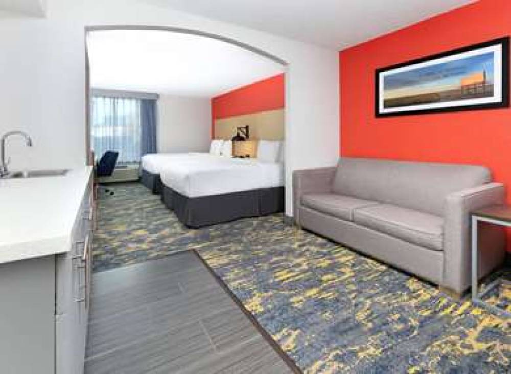 La Quinta Inn & Suites Dallas - Las Colinas 5