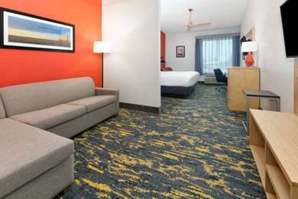 La Quinta Inn & Suites Dallas - Las Colinas 8