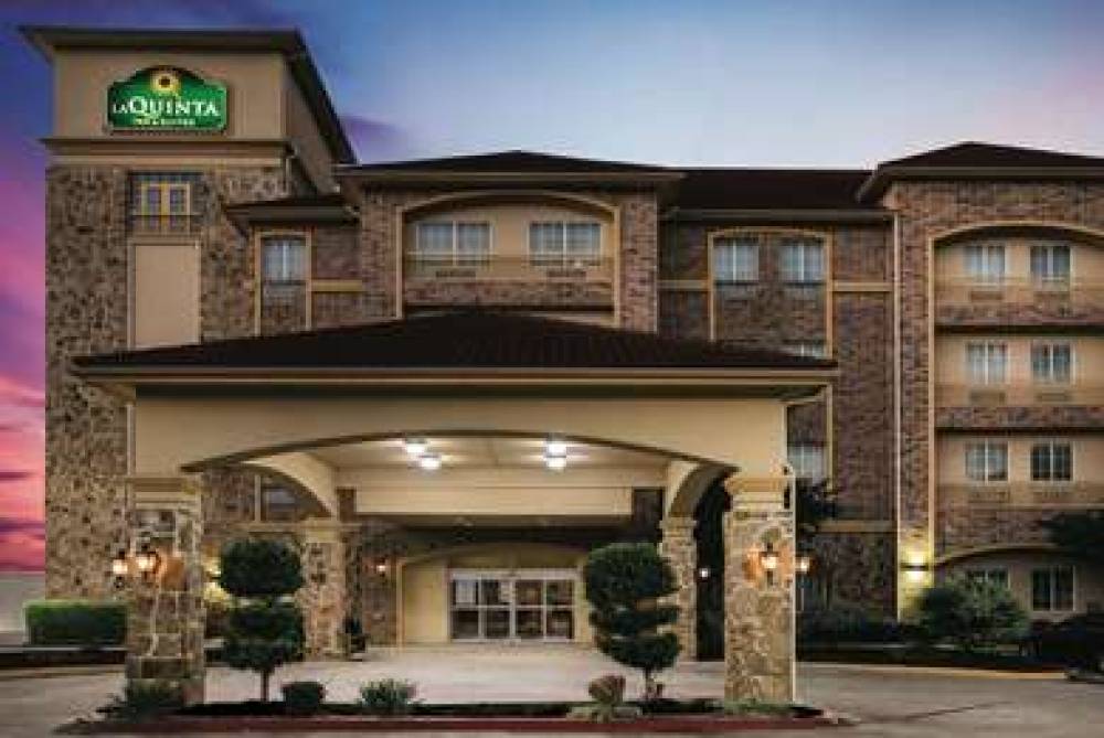 La Quinta Inn & Suites Dallas South-DeSoto 2