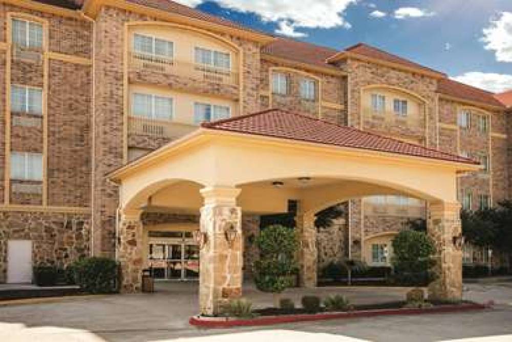 La Quinta Inn & Suites Dallas South-DeSoto 3