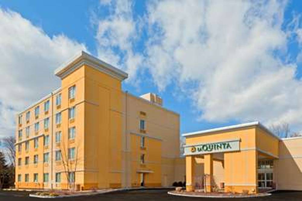 La Quinta Inn & Suites Danbury 1