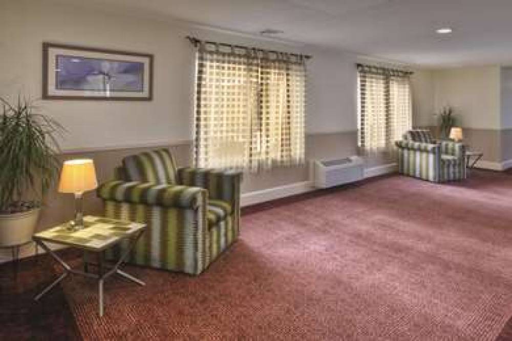 La Quinta Inn & Suites Danbury 9