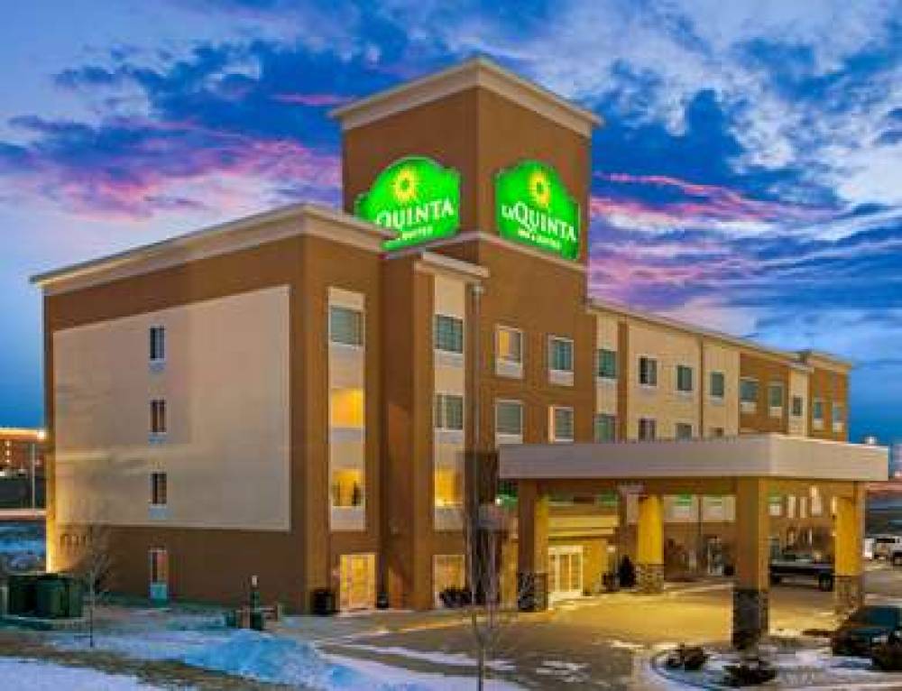 La Quinta Inn & Suites Dickinson 4