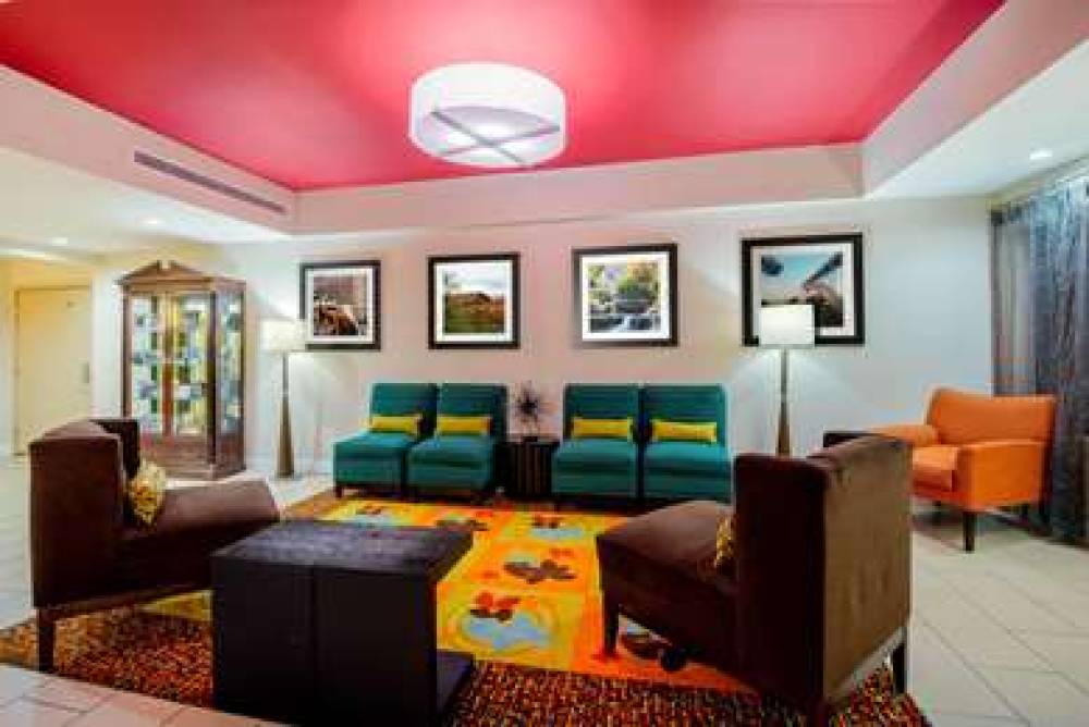 La Quinta Inn & Suites Elkview - Charleston NE 7